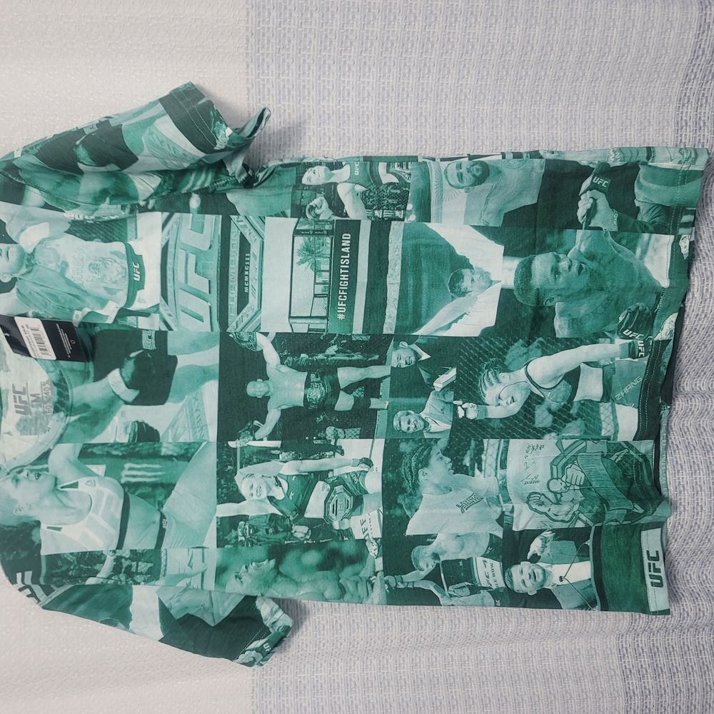 UFC Graphic T-Shirt in Green